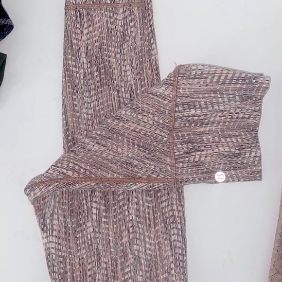Lululemon leggings - Picture 1 of 3